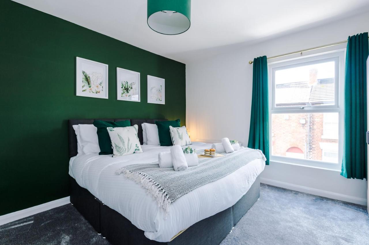 Bright 2-Bed Cottage In Chester By 53 Degrees Property, Ideal For Couples & Small Groups, City Centre - Sleeps 6 Exterior foto