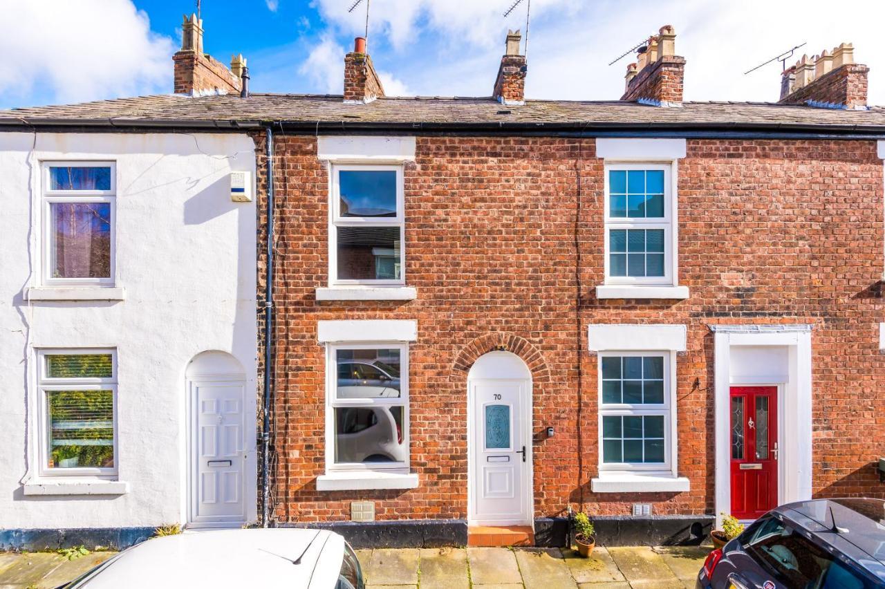 Bright 2-Bed Cottage In Chester By 53 Degrees Property, Ideal For Couples & Small Groups, City Centre - Sleeps 6 Exterior foto